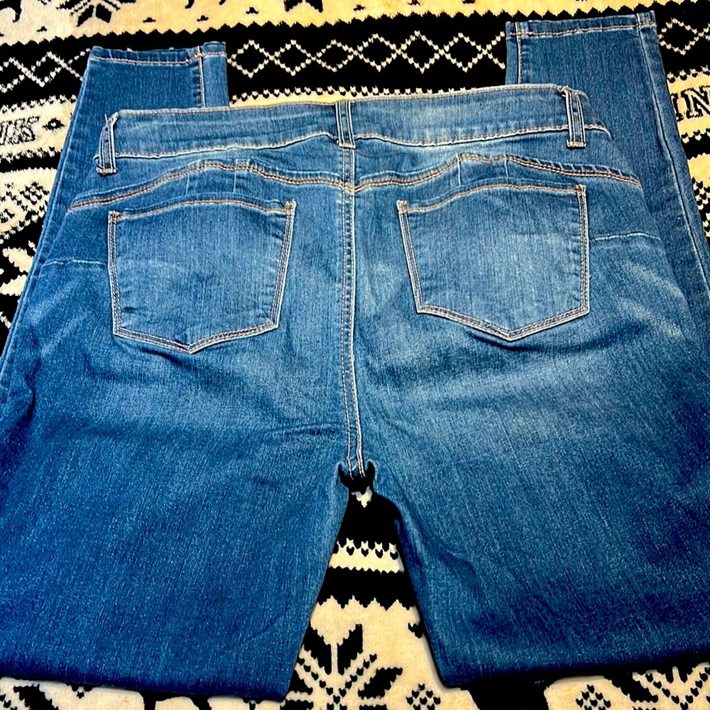 Blue skinny leg jeans.